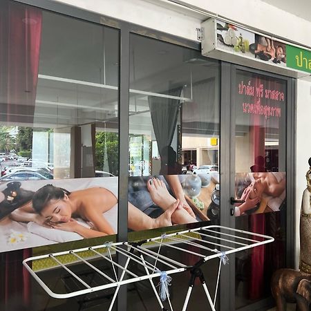 Private Modern Apartments By Patong Vacation Rentals Located In The Heart Of Patong, Walking Distance To The Beach, Kitchen, Private Bathroom, Seating Area, 65" Smart Tv With Free Wifi エクステリア 写真
