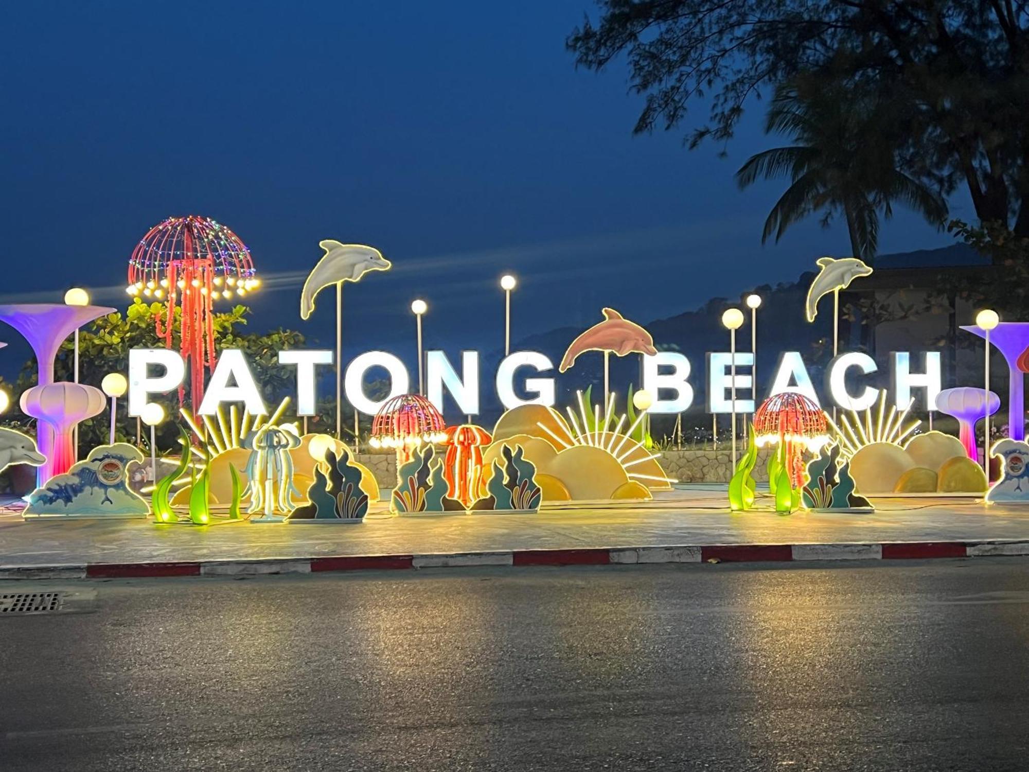 Private Modern Apartments By Patong Vacation Rentals Located In The Heart Of Patong, Walking Distance To The Beach, Kitchen, Private Bathroom, Seating Area, 65" Smart Tv With Free Wifi エクステリア 写真