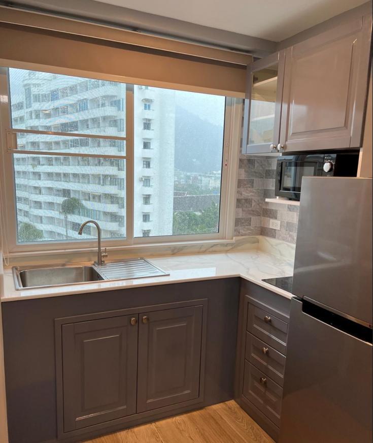 Private Modern Apartments By Patong Vacation Rentals Located In The Heart Of Patong, Walking Distance To The Beach, Kitchen, Private Bathroom, Seating Area, 65" Smart Tv With Free Wifi エクステリア 写真