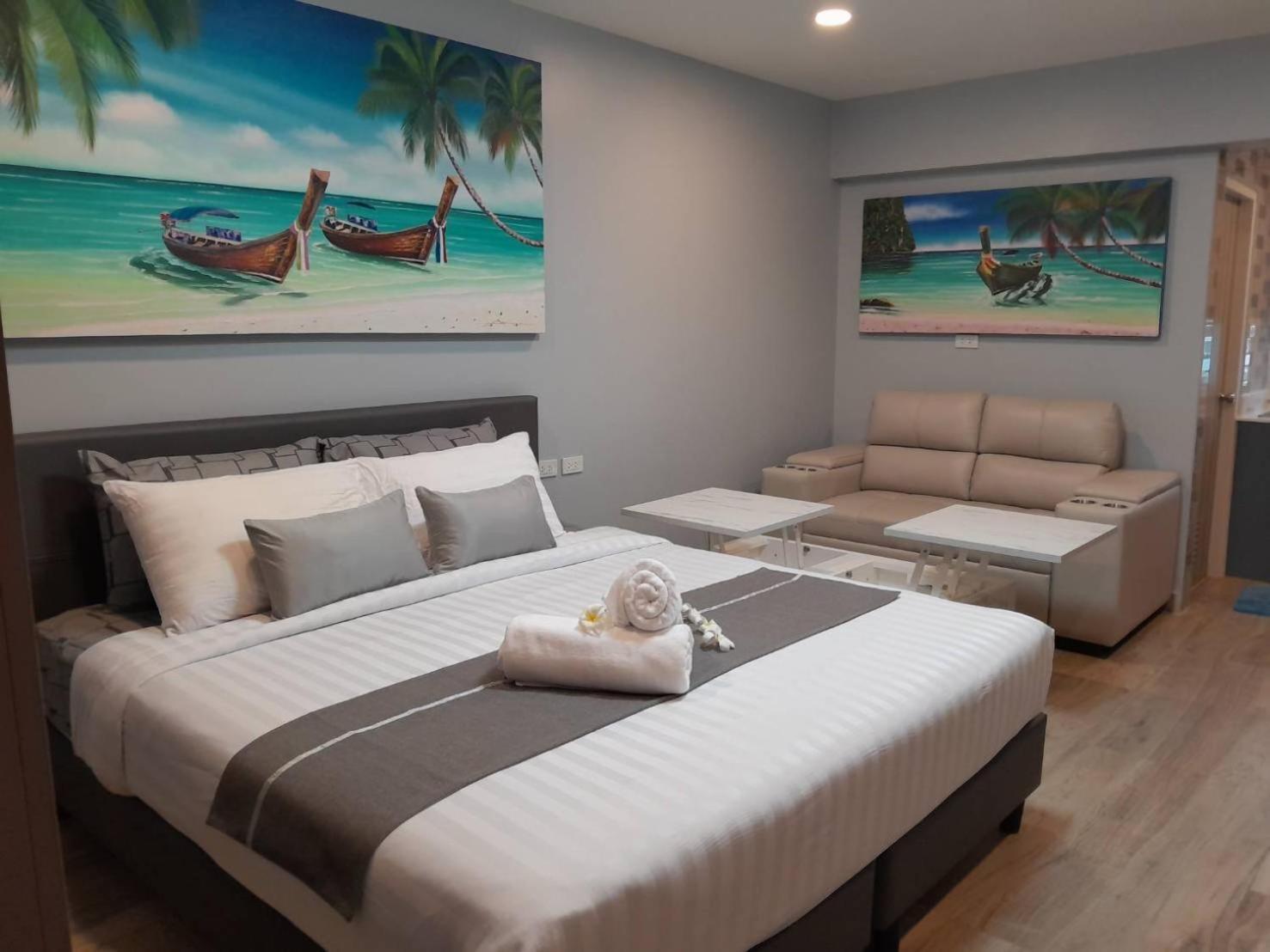 Private Modern Apartments By Patong Vacation Rentals Located In The Heart Of Patong, Walking Distance To The Beach, Kitchen, Private Bathroom, Seating Area, 65" Smart Tv With Free Wifi エクステリア 写真